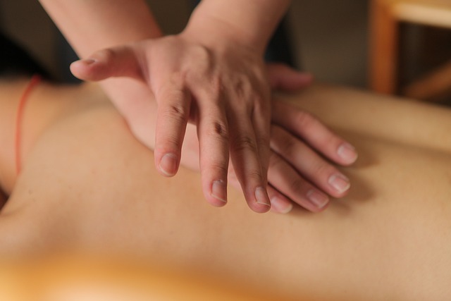Massage thaï aux huiles aromatiques